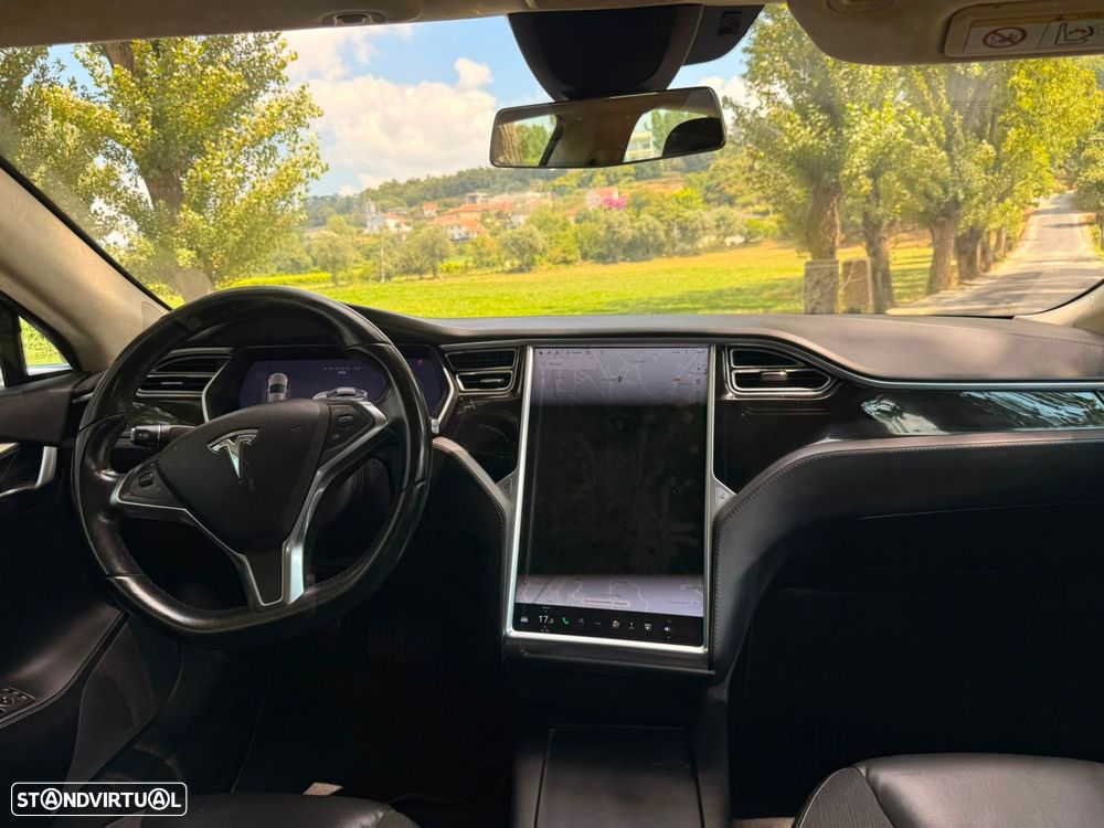 Tesla Model S - 13