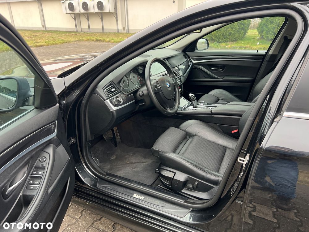 BMW Seria 5 520d - 29