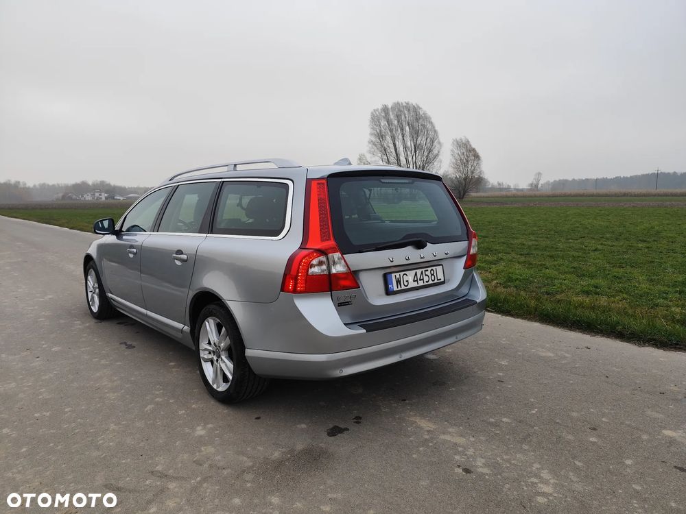Volvo V70 D3 Summum - 13