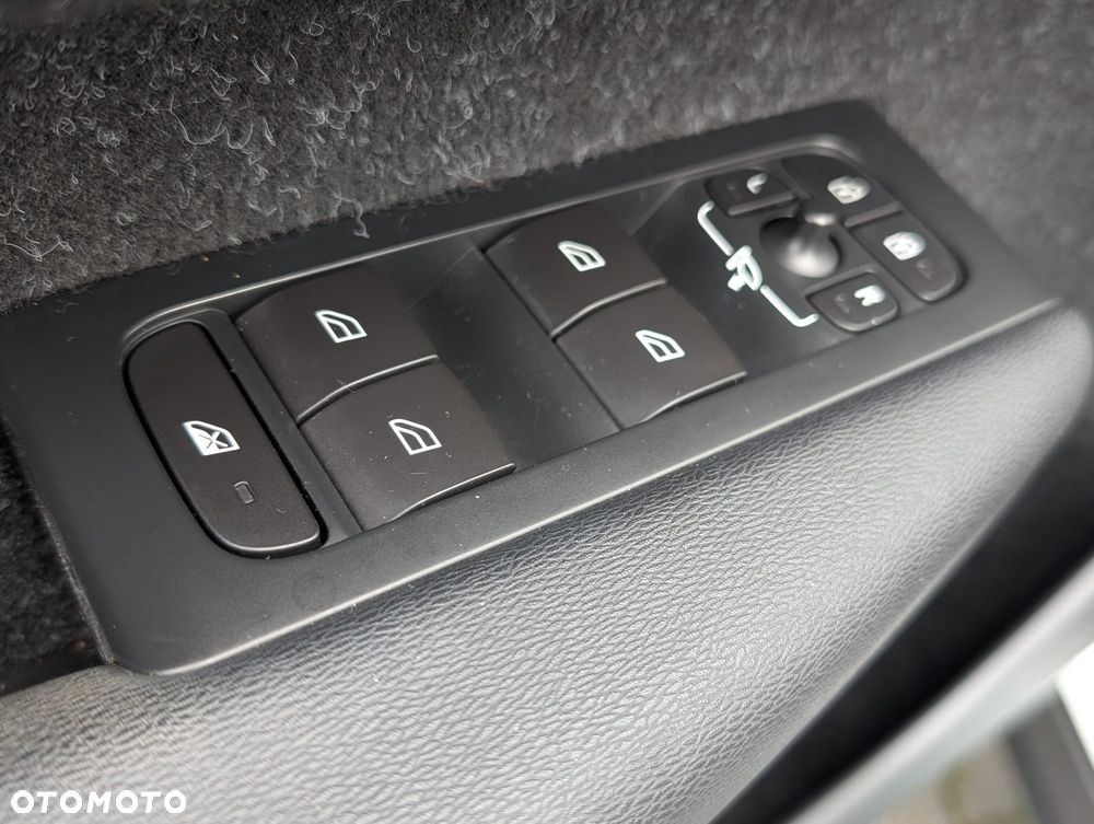 Volvo XC 40 T5 AWD R-Design - 21