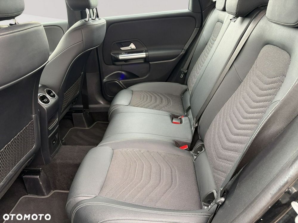 Mercedes-Benz Klasa B 200 7G-DCT Progressive - 26