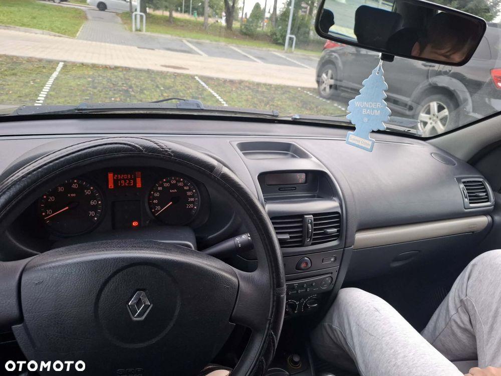 Renault Clio - 6