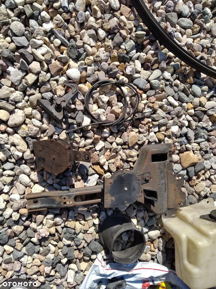 KLAKSON KLAKSONY PAS PRZEDNI WZMOCNIENIE CZOLOWE CHLODNICY Chevrolet GMC C1500 C2500 C3500 K1500 K2500 K3500 PICKUP C/K Suburban Tahoe SILVERADO SIERRA YUKON 1500 2500 3500 CADILLAC ESCALADE GMT400 - 1