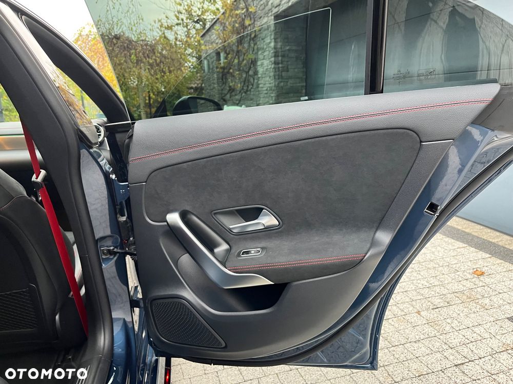 Mercedes-Benz CLA AMG 35 4-Matic 7G-DCT - 15