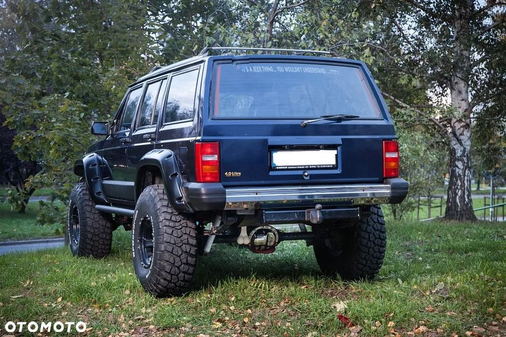 Jeep Cherokee - 14