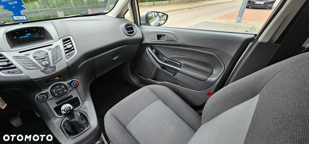 Ford Fiesta 1.25 Ambiente EU5 - 23