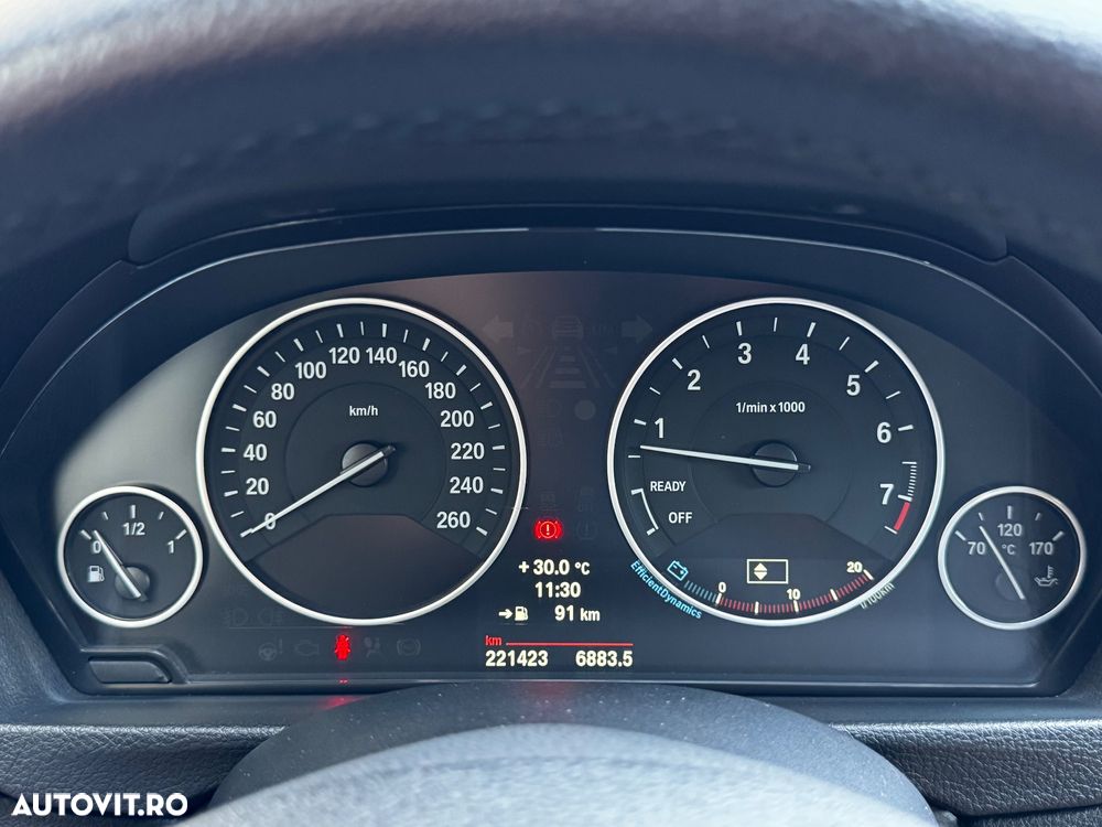 BMW Seria 3 320i GT - 30