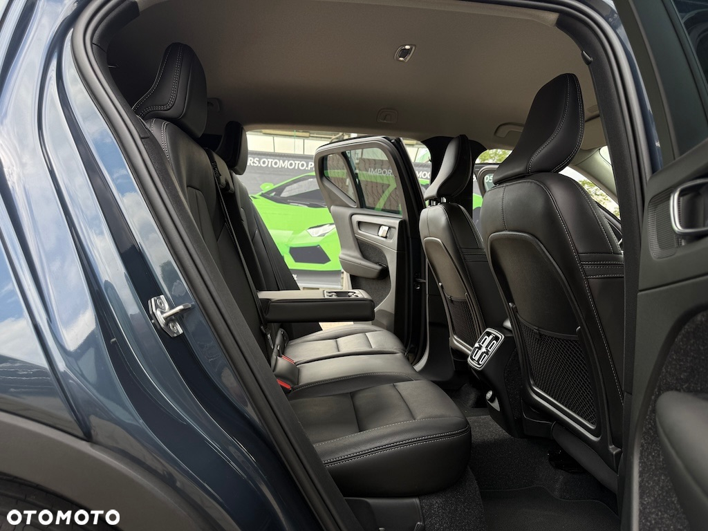 Volvo XC 40 T3 Momentum Pro - 22