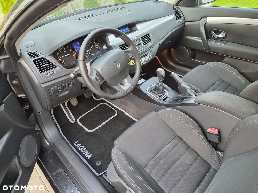 Renault Laguna 2.0 dCi Monaco GP2 - 17