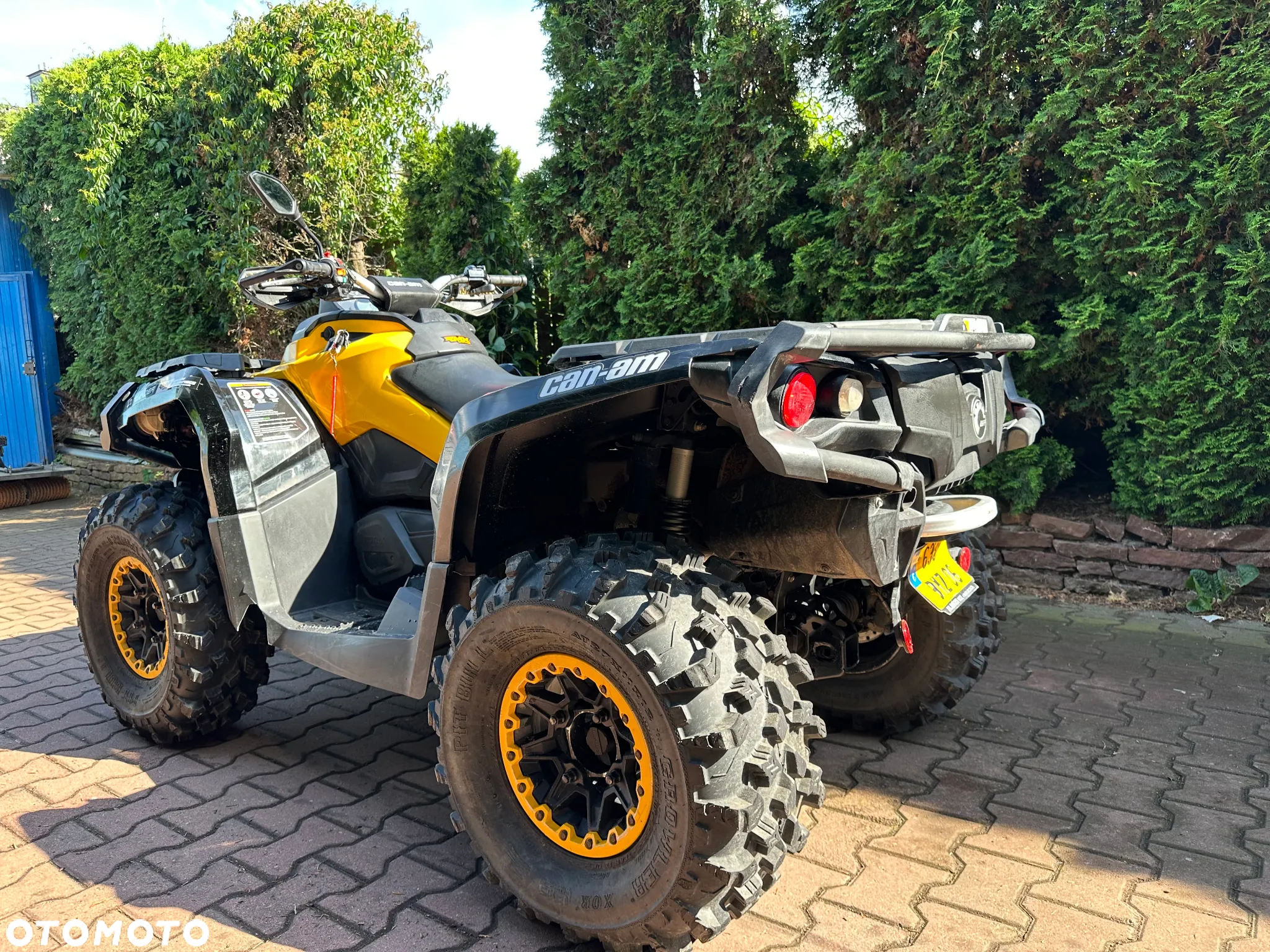 Can-Am Outlander - 12