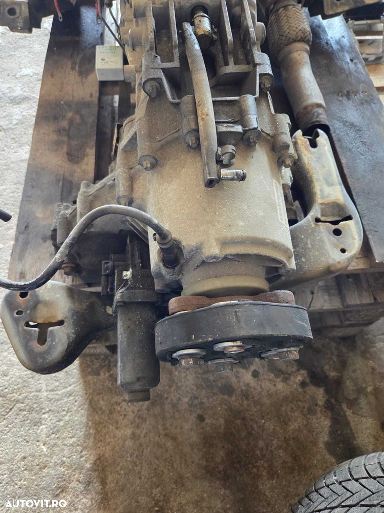 Cutie de transfer BMW E83 X3 2.0 d N47D20A facelift 177 cai 7567845 - 1