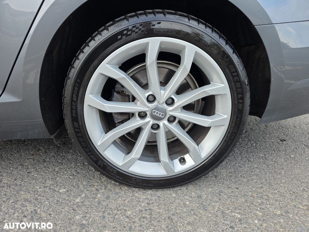 Audi A4 Avant 2.0 TFSI ultra Design - 10