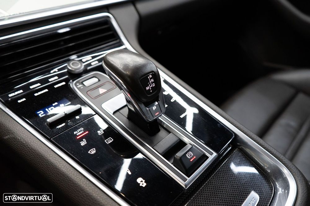 Porsche Panamera Sport Turismo 4 E-Hybrid - 31