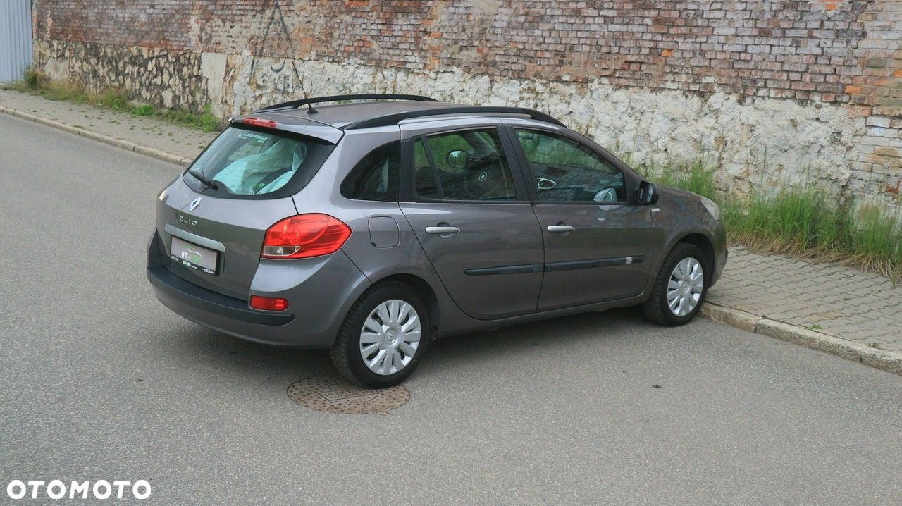 Renault Clio 1.2 16V 75 Collection - 4