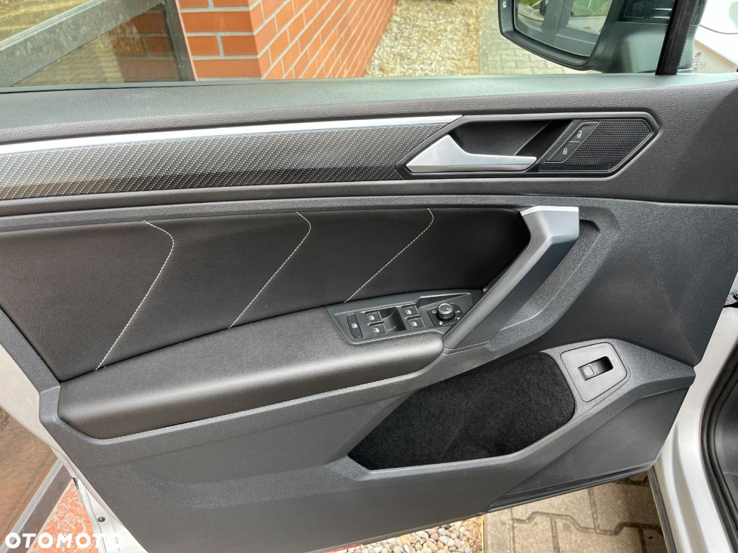 Volkswagen Tiguan 2.0 TDI SCR DSG R-Line - 26