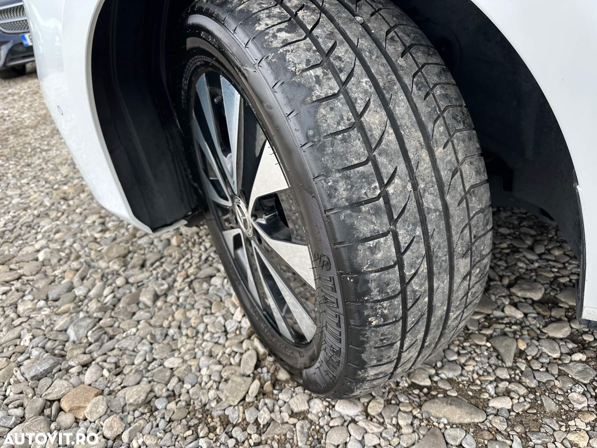 Mercedes-Benz V 300 d lang 9G-TRONIC Avantgarde - 38