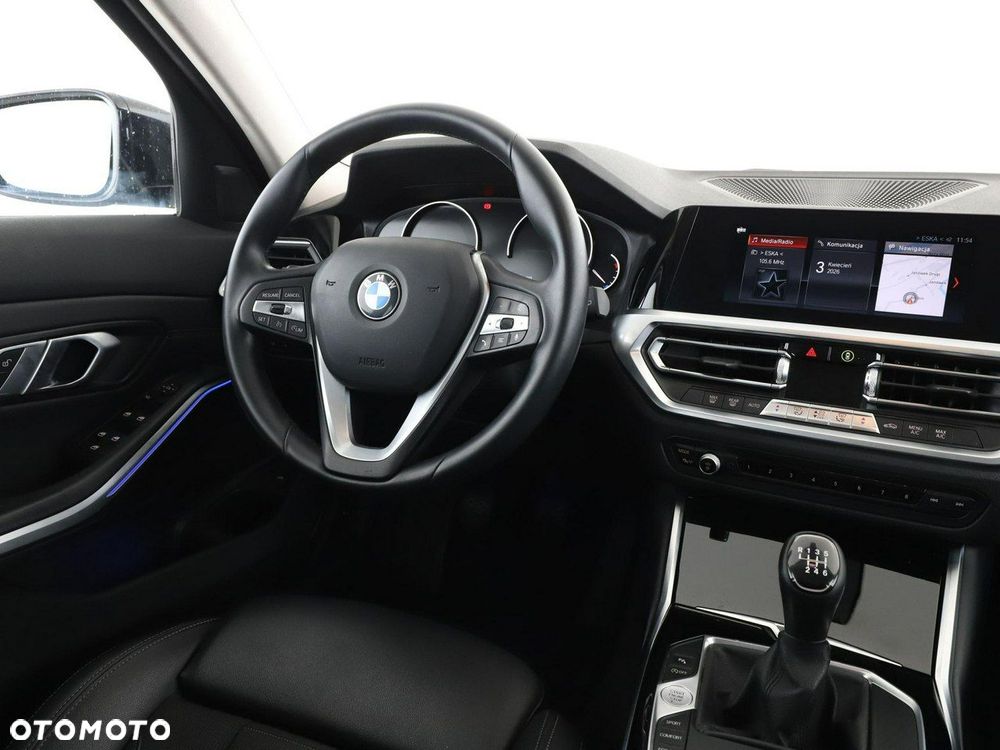 BMW Seria 3 318d Sport Line - 17