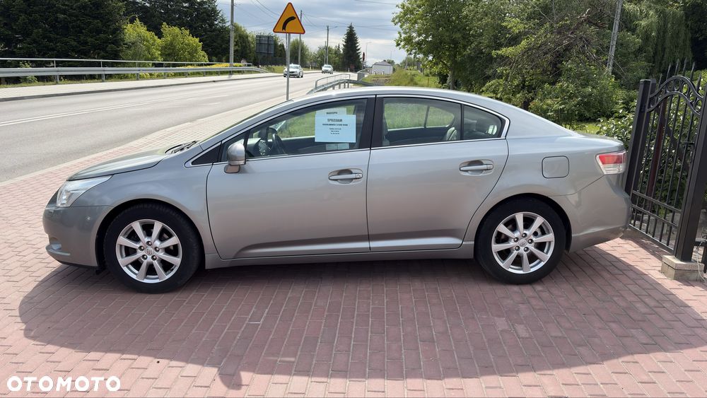 Toyota Avensis - 4