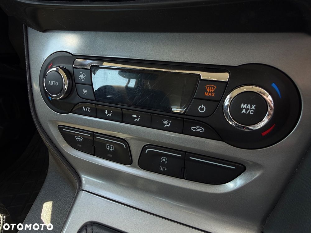 Ford Focus 1.6 EcoBoost Trend - 21