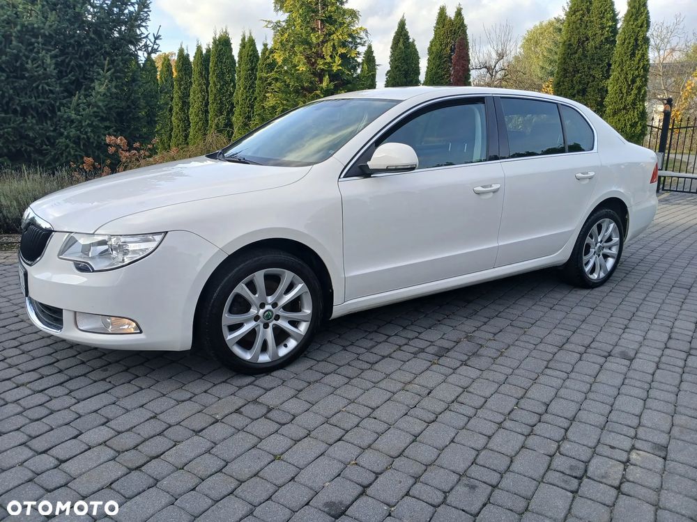 Skoda Superb 2.0 TDI DPF Elegance - 3