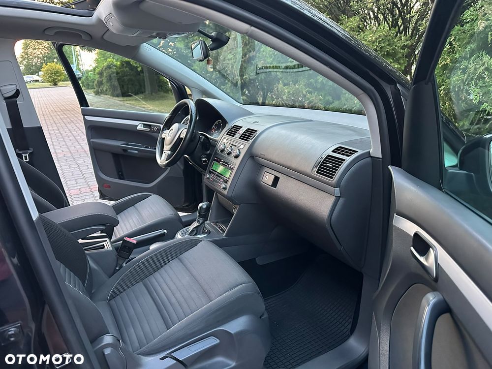 Volkswagen Touran 2.0 TDI DPF DSG Cup - 19