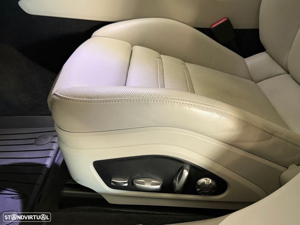 Porsche Panamera 4 E-Hybrid Executive - 17