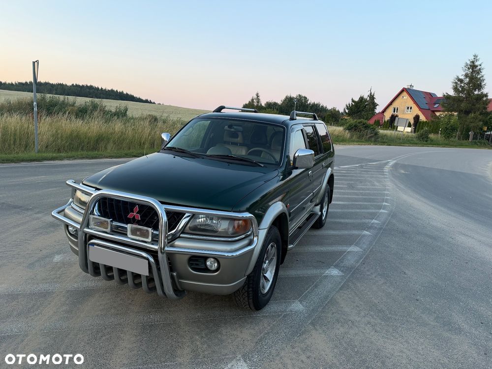Mitsubishi Pajero Sport - 1
