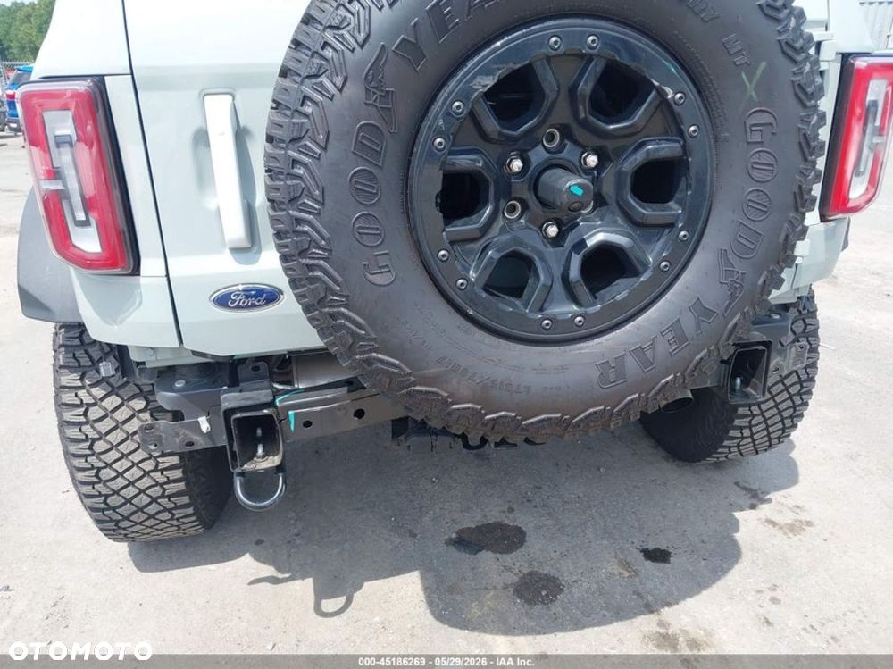 Ford Bronco - 9