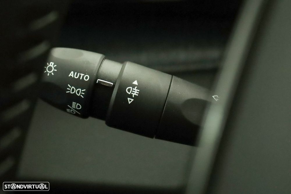 Peugeot 408 1.2 PureTech Allure EAT8 - 18