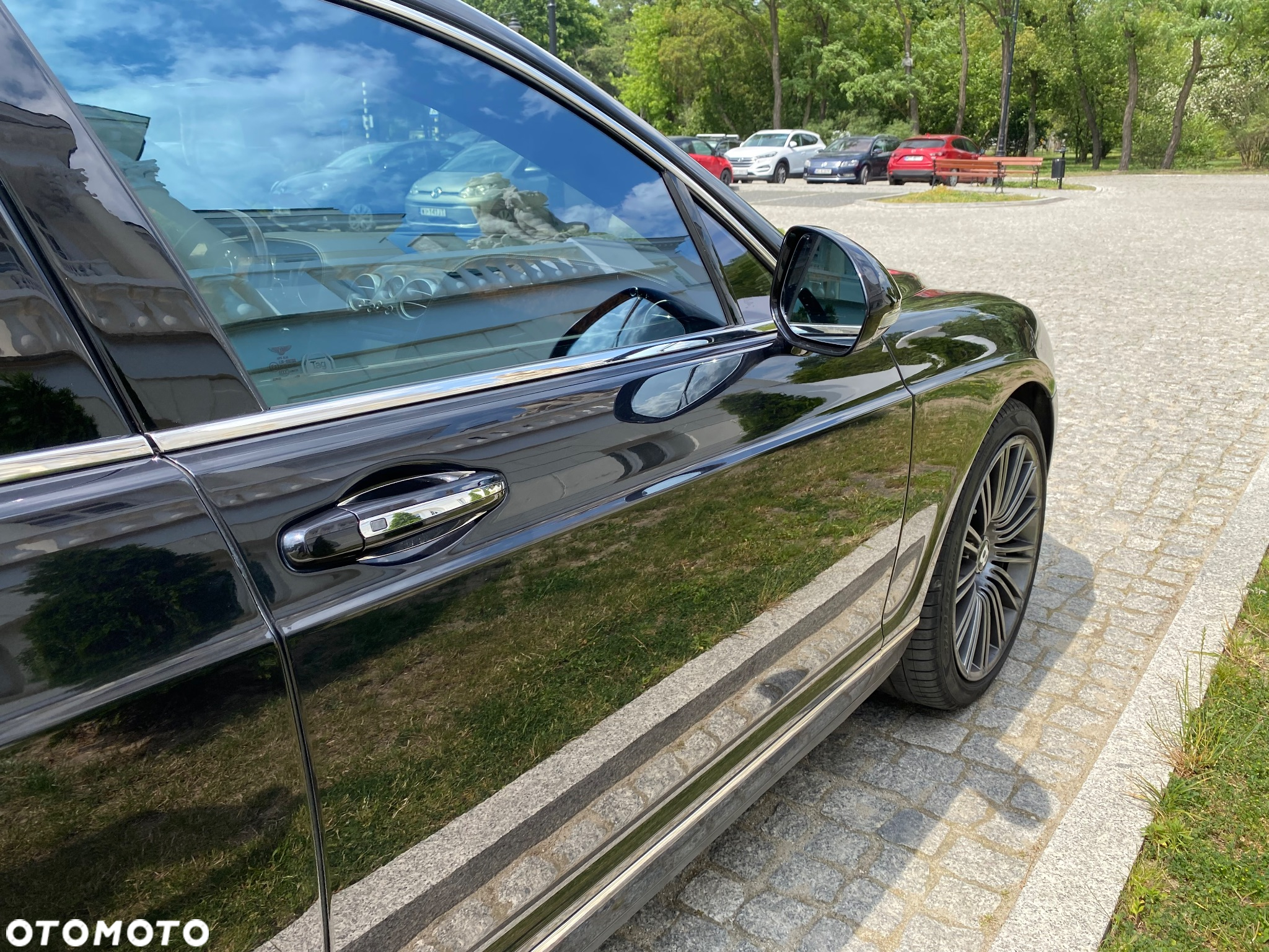 Bentley Flying Spur W12 S - 12