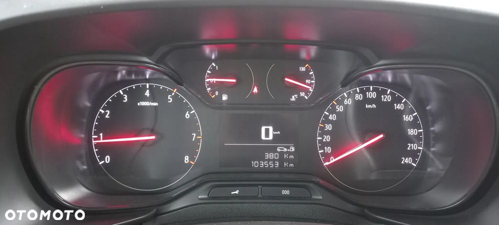 Opel COMBO - 26