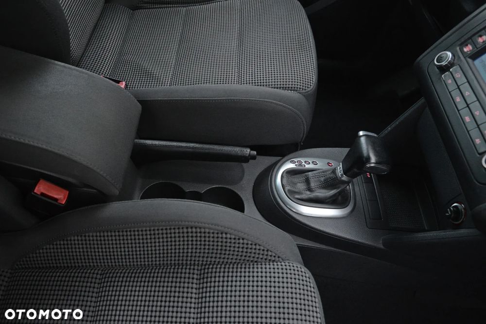 Volkswagen Touran 2.0 TDI Trendline DSG - 31