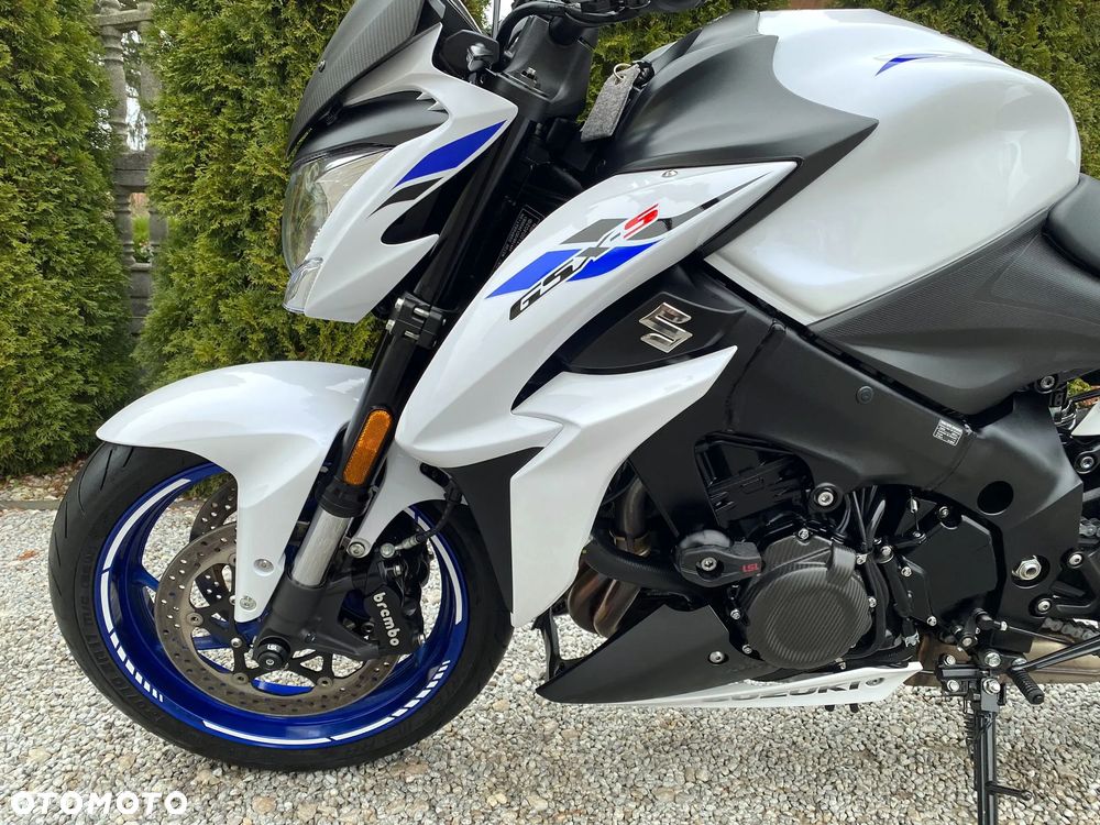 Suzuki GSX - 9
