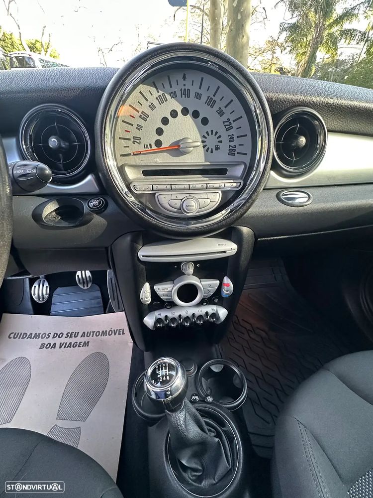 MINI 3 Portas Cooper D - 15