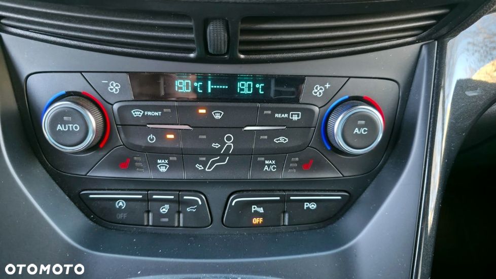 Ford Kuga 2.0 TDCi 2x4 ST-Line - 17