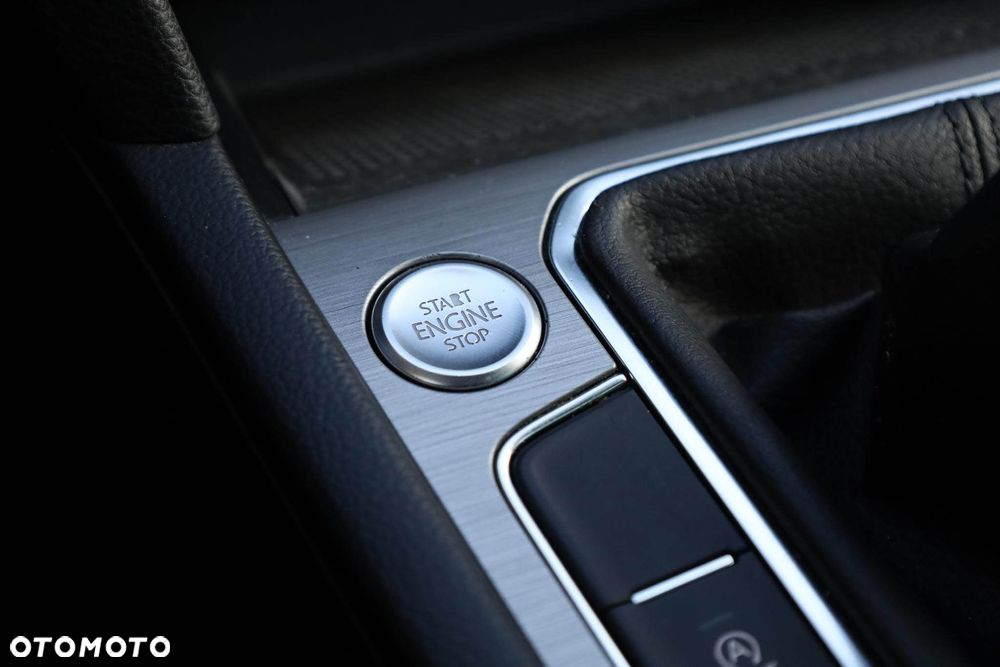 Volkswagen Passat 2.0 TDI EVO Essence - 30