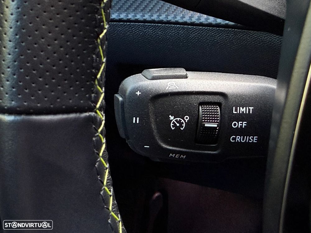 Peugeot e-208 GT - 22