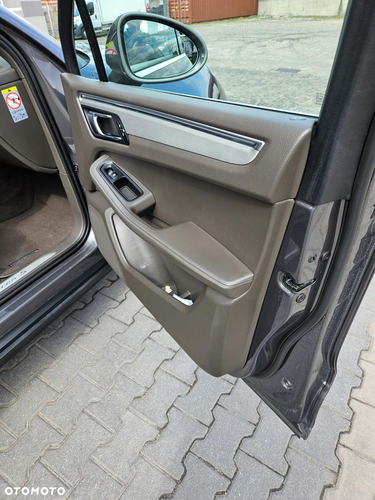 Porsche Macan - 13