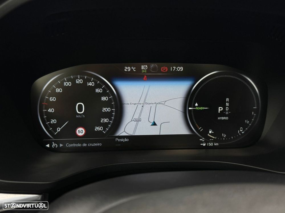 Volvo XC 60 2.0 T6 PHEV R-Design AWD - 31