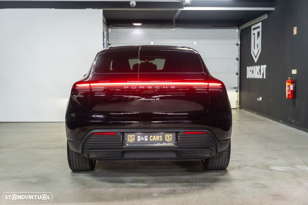 Porsche Macan Electric 4 - 5