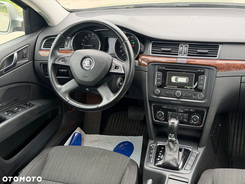 Skoda Superb 2.0 TDI Elegance DSG - 28