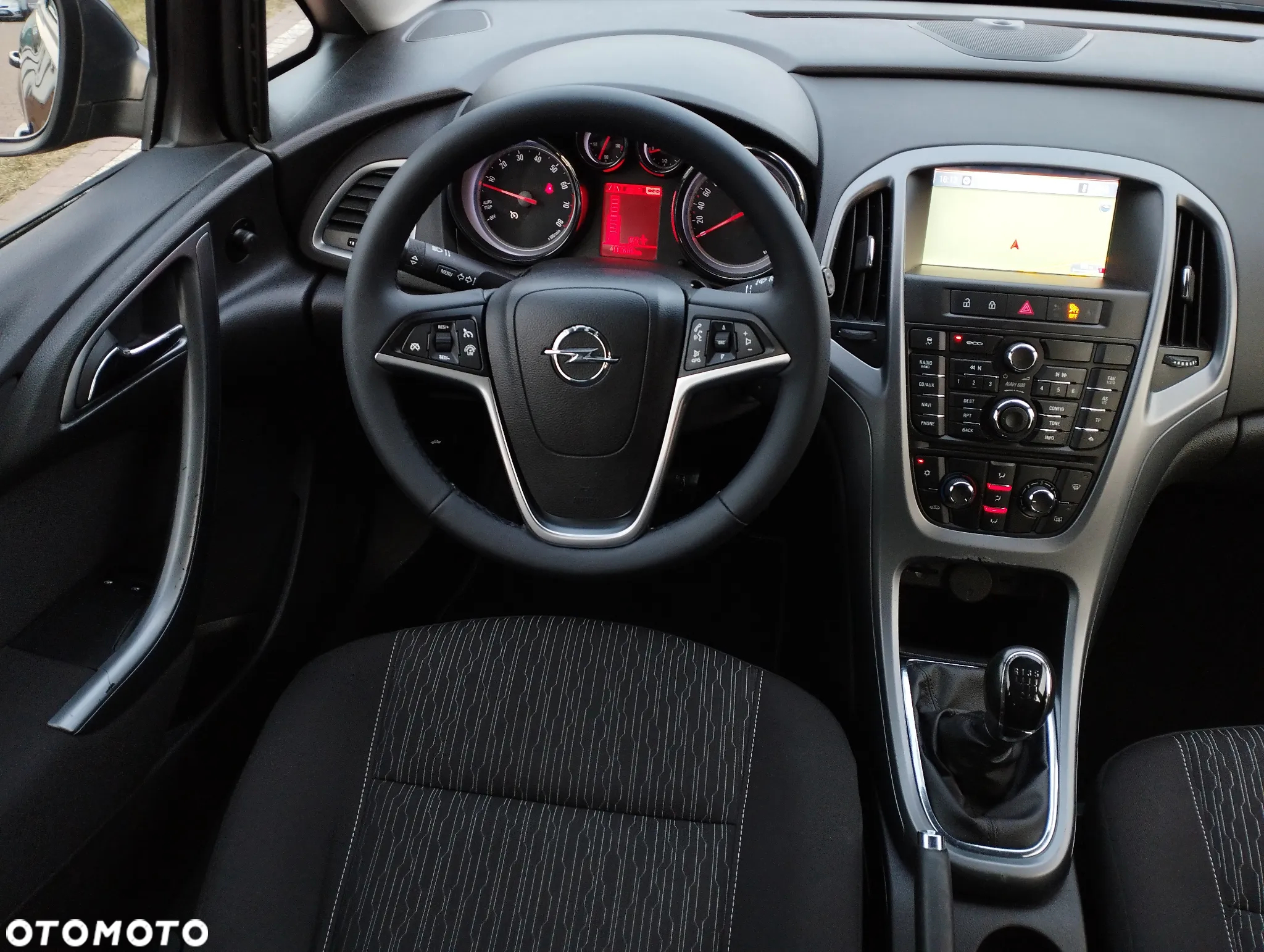 Opel Astra 1.4 Turbo Sports Tourer Design Edition - 12