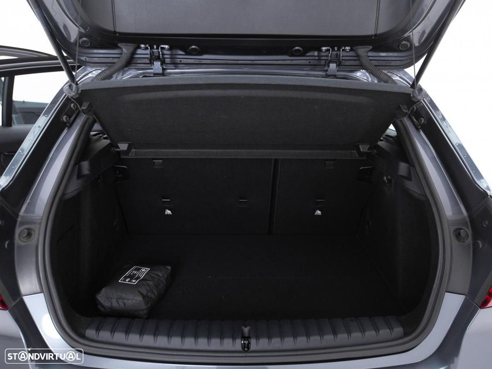 BMW 116 d Corporate Edition — fotografia 12