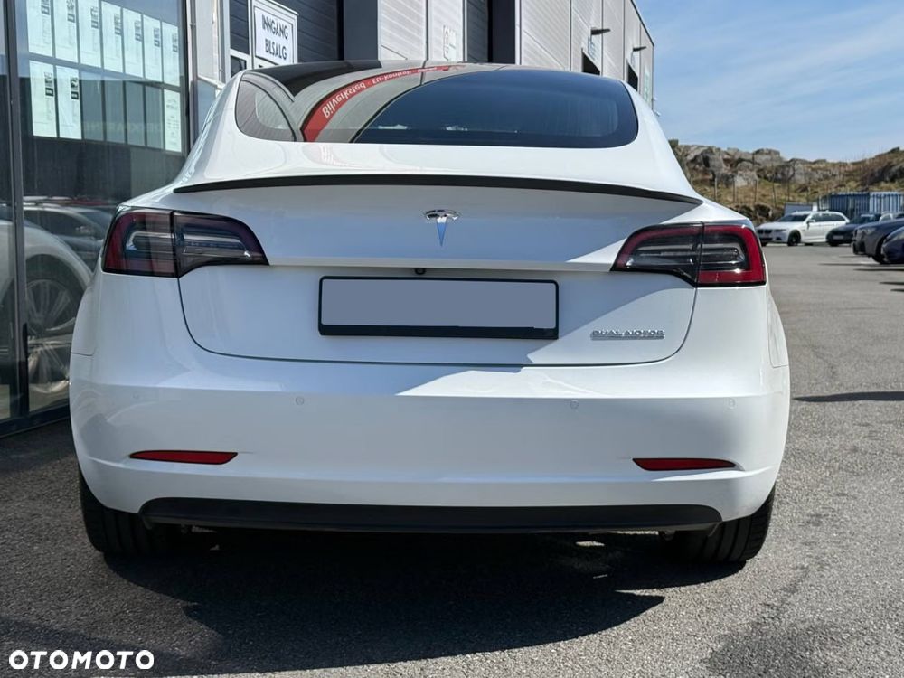 Tesla Model 3 Langstreckenbatterie Allradantrieb Dual Motor Performance - 5