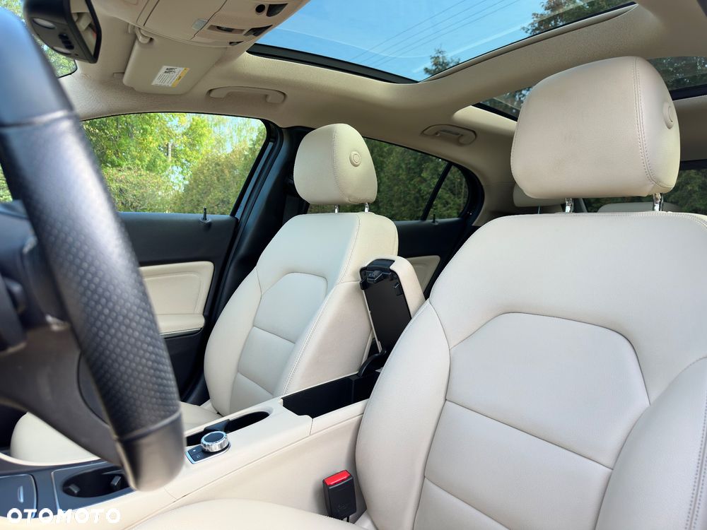 Mercedes-Benz GLA 250 4-Matic AMG Line - 14