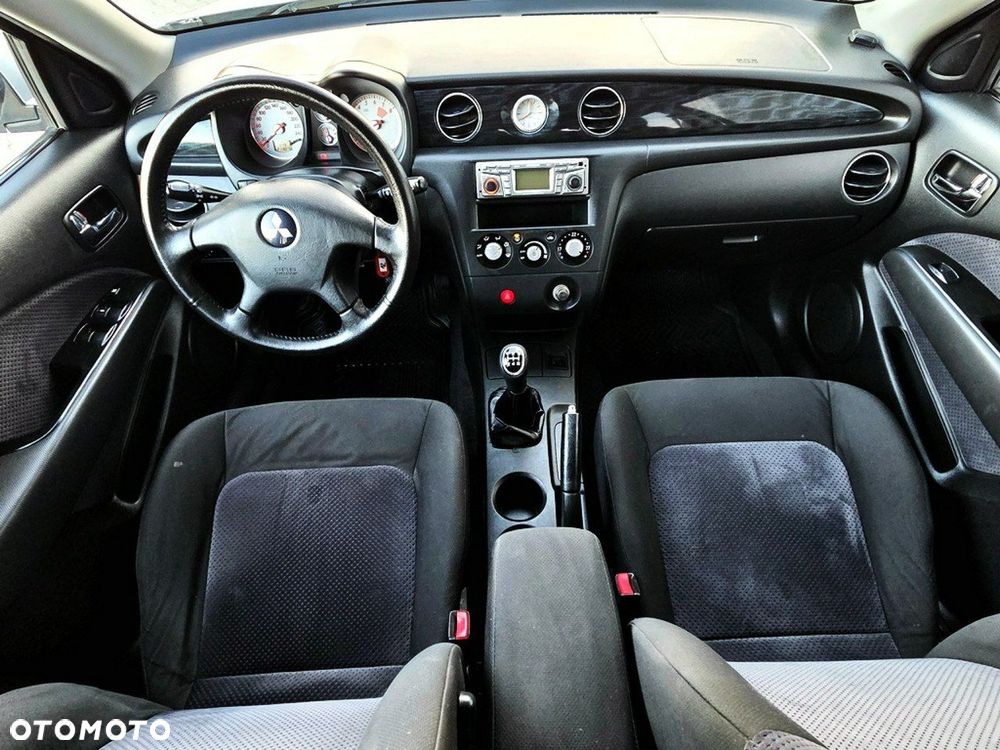 Mitsubishi Outlander 2.4 4WD Intense - 11