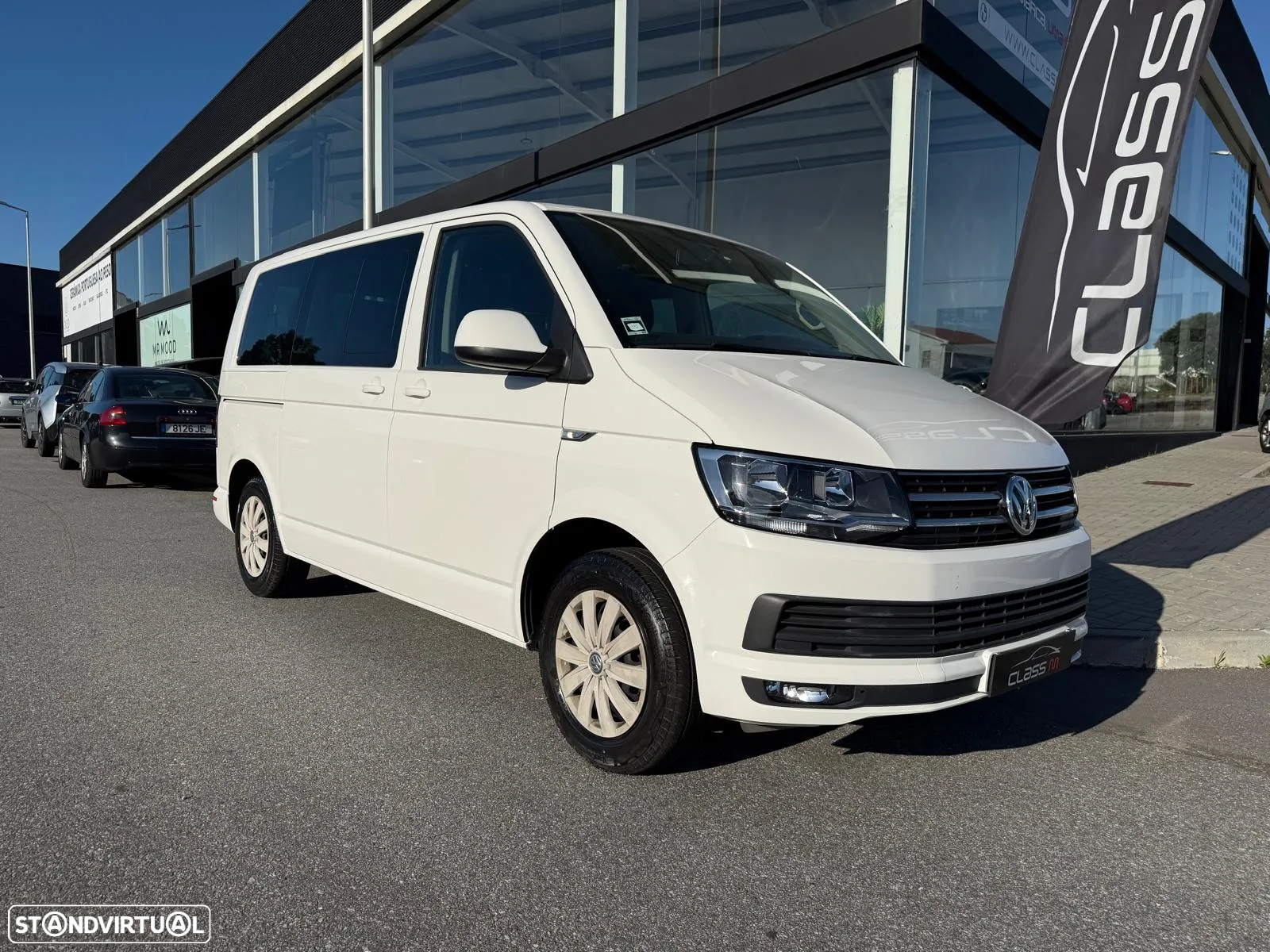 VW Caravelle 2.0 TDi BM Longa Comfortline - 12