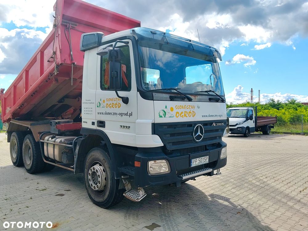 Mercedes-Benz Actros 3332 - 3