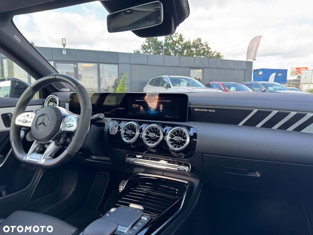 Mercedes-Benz CLA - 13