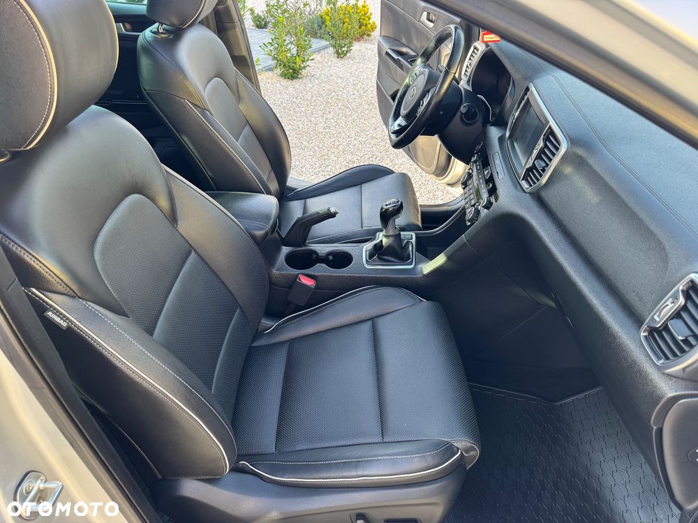 Kia Sportage 2.0 CRDI M AWD - 28